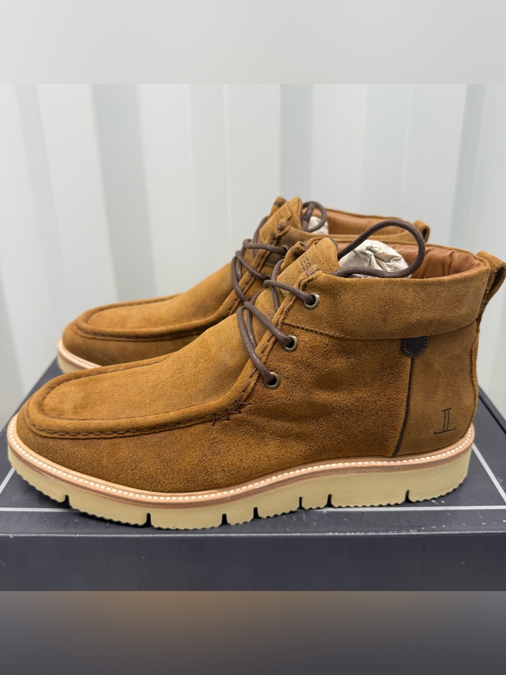 Lucchese Shoes Men’s Suede Vibram Vi-Lite Eye Chukka Size 11.5 Cognac NIB